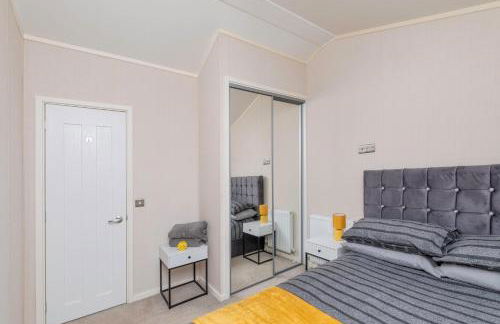 Family Luxury York Cabin Retreat with hot tub - Foto 63