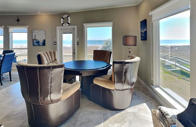 Lighthouse By the Sea - Photo 15