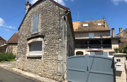 Maison de caractère tout confort 8 pers proche grotte de Lascaux Périgord noir - Foto 2