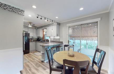 Sideline Sanctuary: Cozy Nights, Game Day Lights - Foto 7