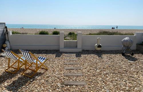 Driftwood Beach House - Photo 1