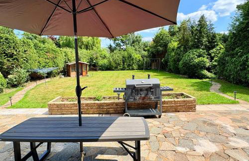 6-Beds, Private Road, Beautiful Garden - Foto 21