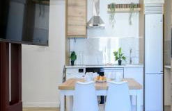 APT-Inside the Wall-Family,Games,Relax,History - Foto 1