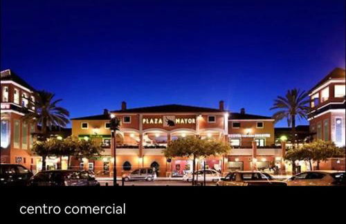 Espectacular apartamento junto al mar, con piscina en Málaga - Photo 39