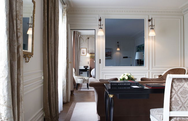 La Reserve Paris Hotel and Spa - Photo 19