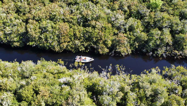Recorriendo los diferentes ríos del lago Tepuhueico
