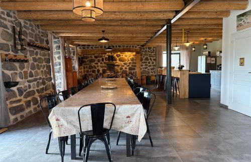 Gîte LE RABIOUZE - 4 épis, 15 pers, 22 couchages - Ancienne Bergerie rénovée, cachet d'origine conservé - Vue magnifique - Label Ecogîte - Foto 15