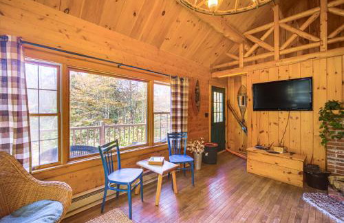 Andover Cabin Retreat with Hot Tub and Fireplace! - Foto 6