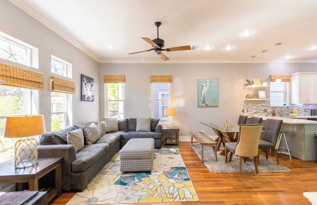 Doctor's Orders by Avantstay 5 Mins TO Beach! w/ Community Pool & Hot Tub! - Photo 9