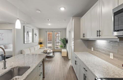 Modern 2BR Poolside Patio Suite in North Austin - Foto 8