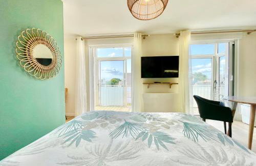 Le Phare Ouest - 80 m De La Mer - Vue Océan Sur Le Balcon - Entièrement Rénové - Internet Haut Débit - NOUVEAU - Foto 7