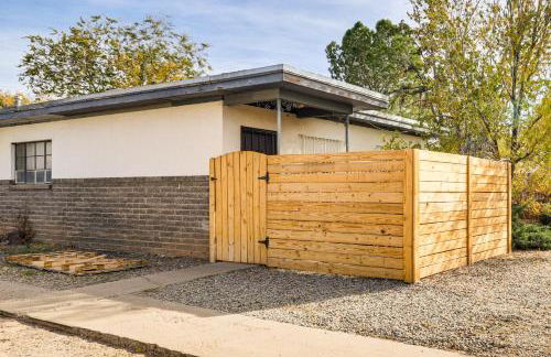 1 Mi to UNM! Albuquerque Home with Fire Pit and BBQ - Foto 21