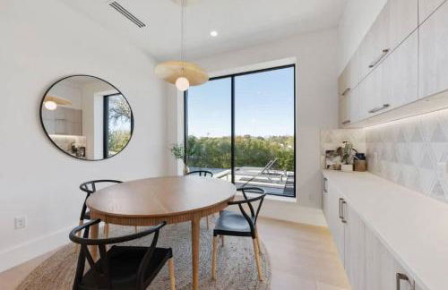 Barton Springs Luxe Heated Pool Spa Sleeps 16 - Photo 36