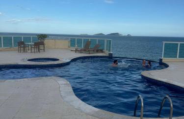 Ap na beira da praia dos cavaleiros Macaé Palace - Foto 10