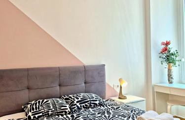 Lola's Place - Photo 66