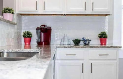 Jungle House Columbus Downtown Free Parking Sleeps 8 - Near Convention Center & Nationwide Arena - 2BR Short North Luxury Home - Over 5,800 Five Star Stays - Foto 18