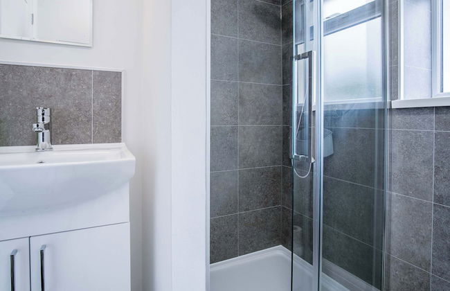 Fleet Street - 2 Bedroom - Swansea - Photo 33