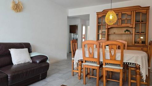 Bright Apartment with Two Balconies and a Seaside Pool - Foto 5