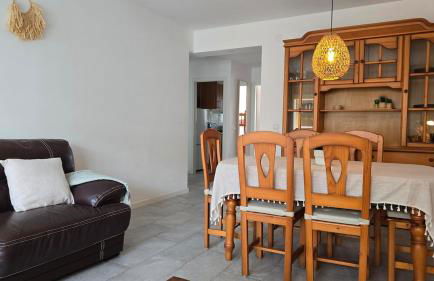 Bright Apartment with Two Balconies and a Seaside Pool - Foto 5