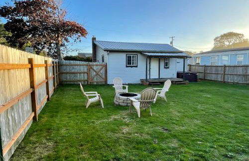 Waddle on Inn- Hot Tub, Pet Friendly, Fully Fenced, 5 Blocks to Beach! - Foto 1