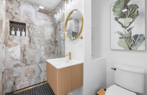 2 King Suites - Hot Tub - Large Patio - Sleeps 12 - Foto 17