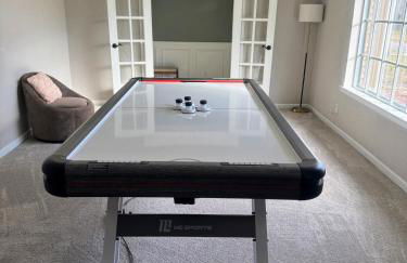 4-Bedroom Home with Private Pool in Euless - Foto 17