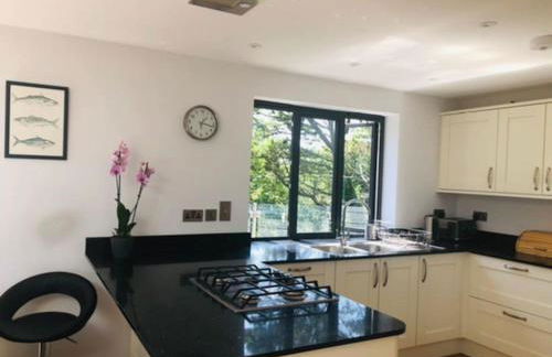 Sea Cliff View Designer Home - Photo 3