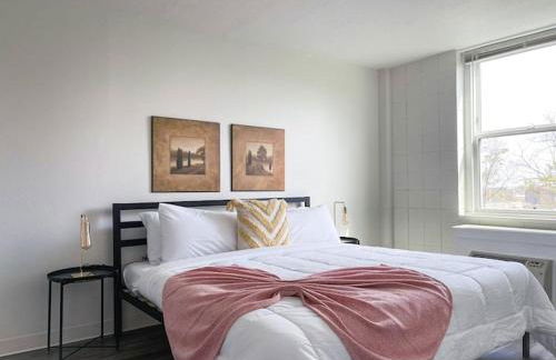 Sleepover Downtown Cincinnati 1BD 1BA Apartments - Photo 65