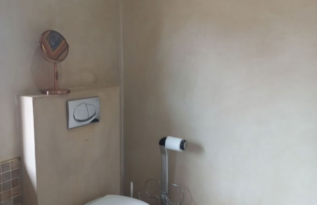 Jakes's Place Modern Comfortable & Sunny 3-bedroom House in Kensington - Photo 17