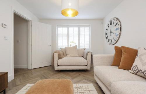 Contractor 4 Bed 3 Bath House Near Airport Parking Barry Island with Parking - Foto 58