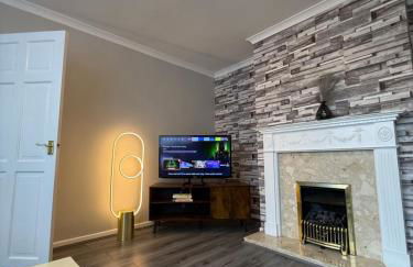 Charming 3 BR - NEC HS2- Long Stays Wifi Parking Airport - Foto 17