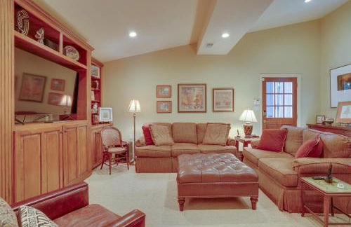 Cozy Abode with Yard about 1 Mi to Dtwn Summerville - Foto 6