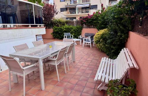 Ideal para familias con jardín privado, piscina y playa a 2 min - Photo 3