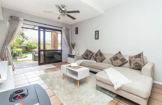 Exquisite 2 Bedroom Garden Townhouse in the Heart of Fourways - Photo 18