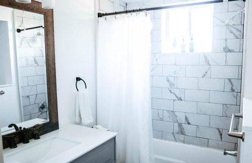 Cordova Farmhouse - 7 Minutes from the Ark! - Foto 30