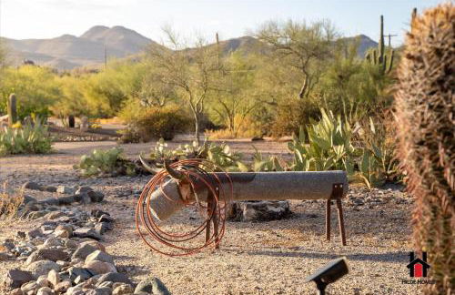 Sonoran Desert Getaway with Cowboy Tub - Photo 5