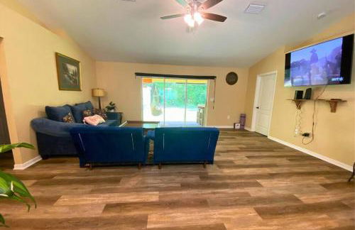 Sundance' Acres Peaceful and Private New House with Hot Tub and Fire Pit - Photo 6