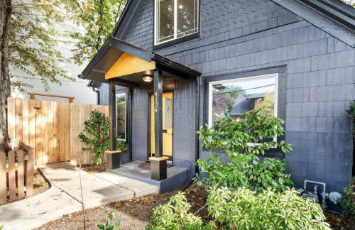 The Auric Door Inn on N Mississippi - Photo 26