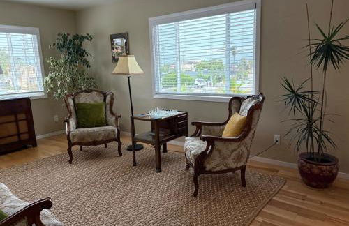 Seaside Garden Escape, A Stroll to the Beach! - Foto 39