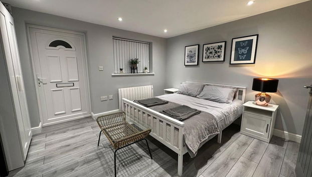 Luxury Detached Studio Apartment in Luton - Photo 2, Primary image