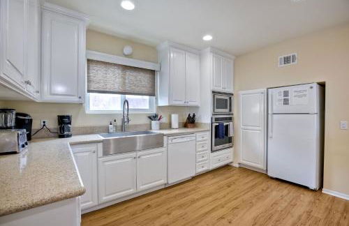 Oceanfront 4BR, Private Beach & Patio, Remodeled Kitchen - Foto 16