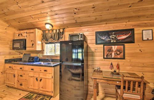 Parsons Semper Fi Cabin with Fire Pit! - Foto 7
