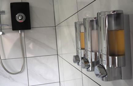 3 Doubles - Sleeps 8 - Ideal for Work Crews - Photo 14