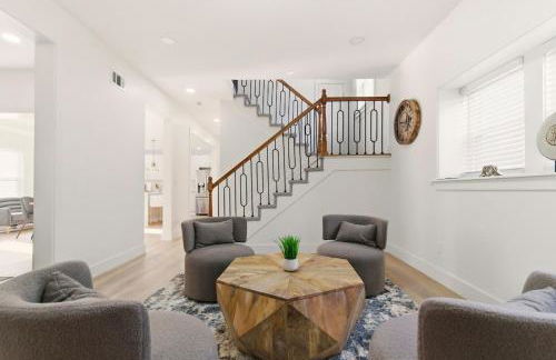 NEW! Gated, Secure, Modern, Beauriful 6 bdr, 4 bth, Near Everything - Foto 4