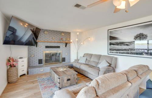 Waterfront Getaway on Lake Elsinore with Swim Spa - Foto 12