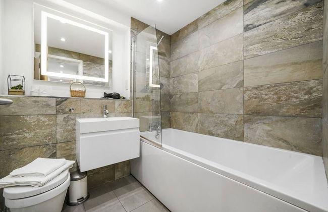 Livestay- Trendy 1bed With Balcony in Westminster - Photo 11