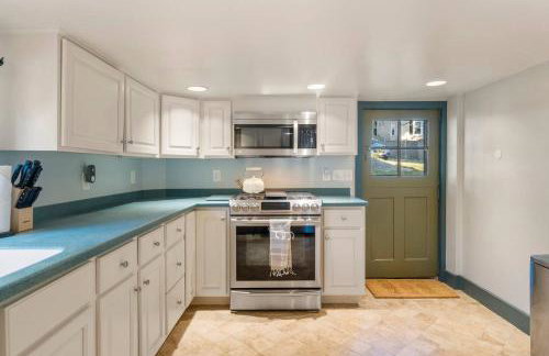 5BR Minutes to Salem|Historic Downtown Beverly - Photo 21