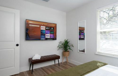 Serene Place Walk to UF Stadium Near Shands & Downtown - Photo 8