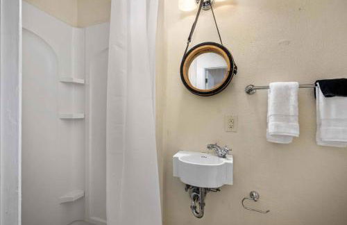 Cozy River Forest Retreat - Foto 25