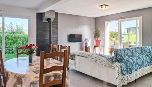 3 Bedroom Lovely Home In Saint-Pabu - Foto 4